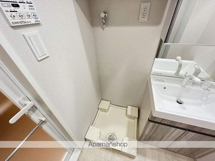 神奈川県横浜市鶴見区鶴見中央4丁目の賃貸マンションの内装