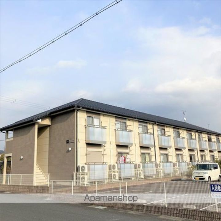 滋賀県甲賀市水口町的場の賃貸アパートの外観