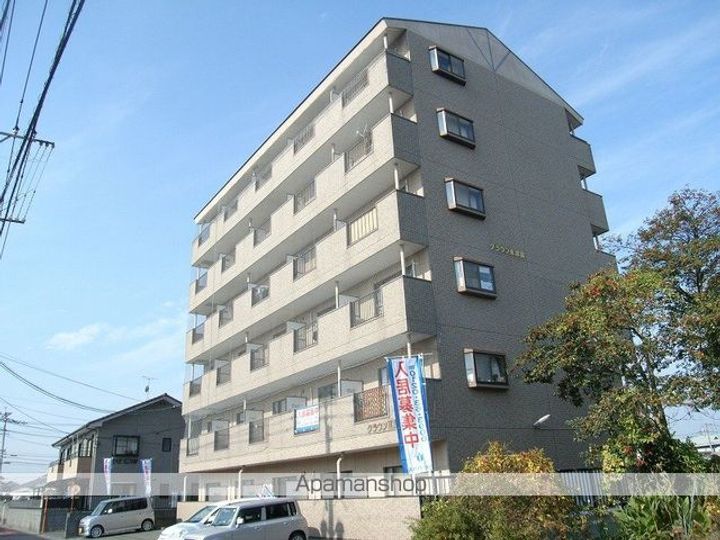 クラウンII津福の外観