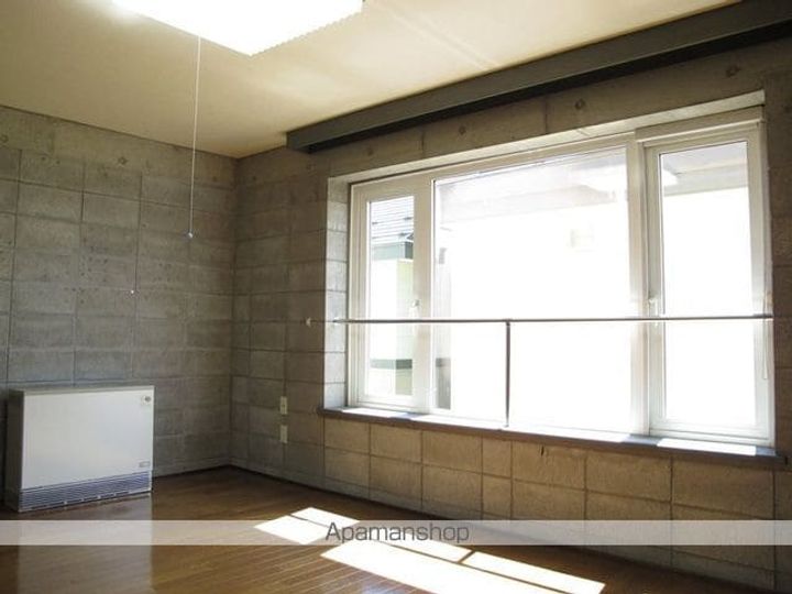 カーサ・チロット3F5の居間