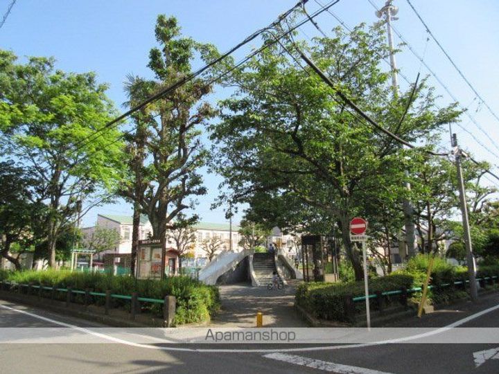 VILLE CRESTの周辺