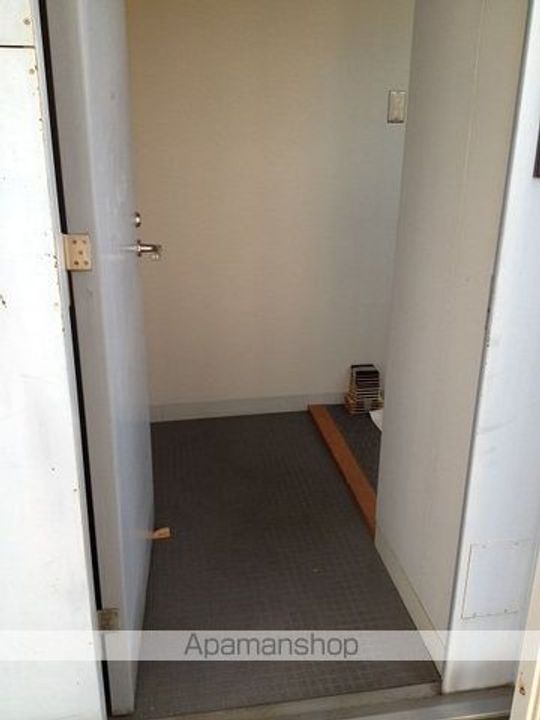 グラスフラッツ304の玄関