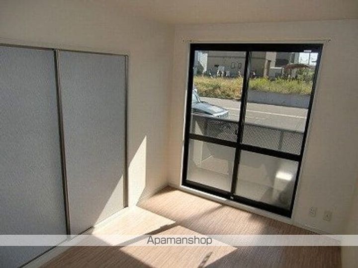 ディアス日和田Aの居間