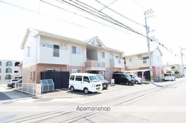 香川県高松市今里町の賃貸アパートの外観