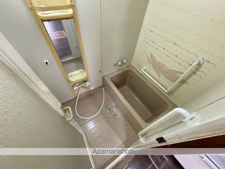 日乃出町10番1棟3戸(ヒノデチョウジュウバンヒトムネサンコ)1-2の風呂