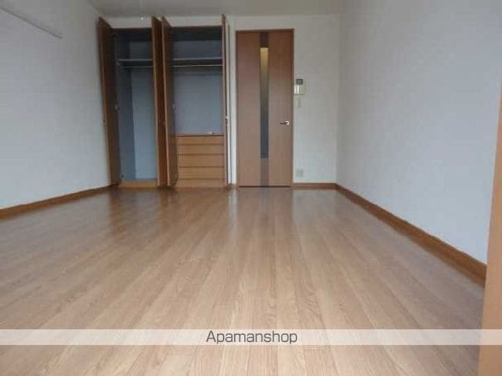 岡山県倉敷市吉岡の賃貸アパートの居間