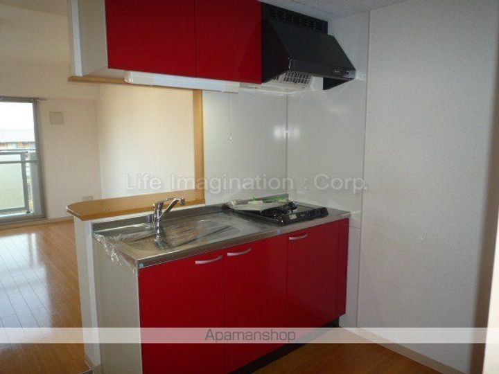 滋賀県長浜市小堀町の賃貸マンションのキッチン