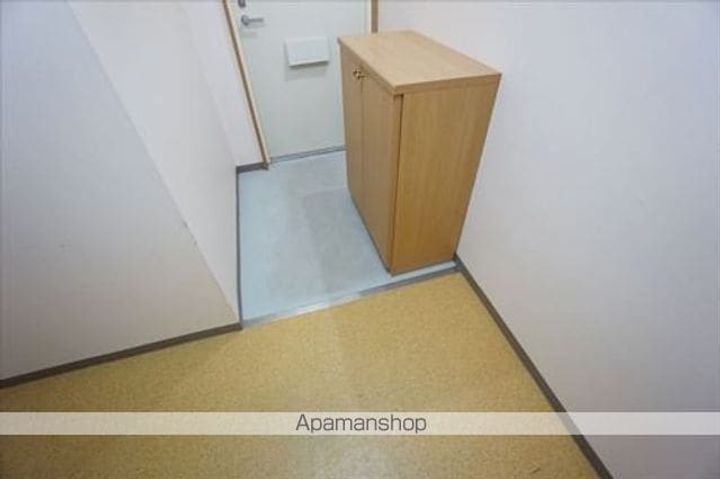 あかつきニュータウンA棟の玄関