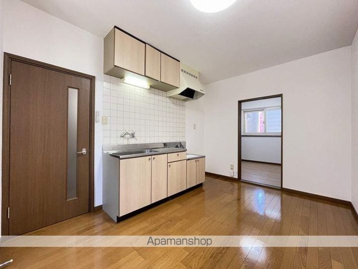 コーポ吉川(コーポヨシカワ)102の居間