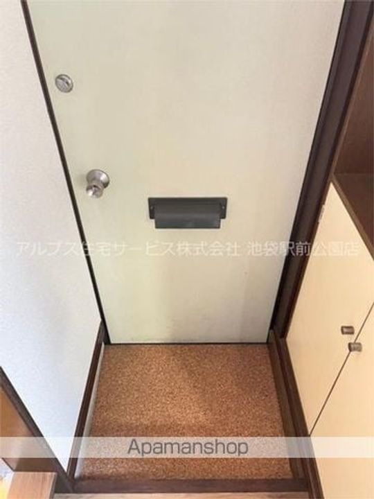 第2石井コーポ201の玄関