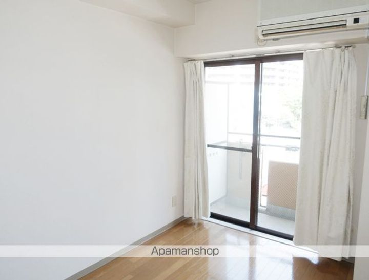 パストラーレアライの内装