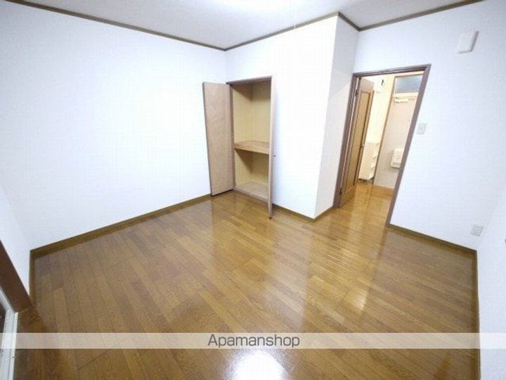 シャイン砂山Aの居間