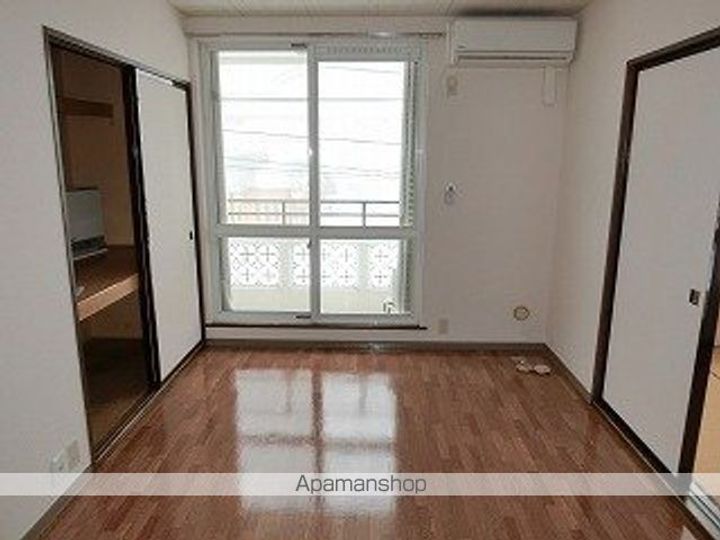 岩手県盛岡市月が丘1丁目の賃貸アパートの居間