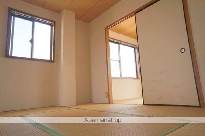 シャルムHT301の居間