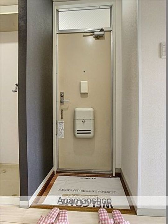 プレジール林の玄関