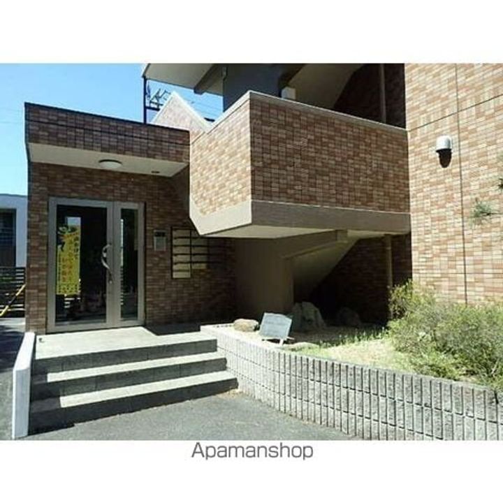 ハイツ山光の外観