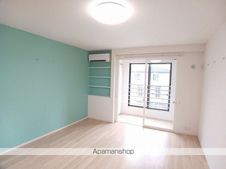 グリーンヒルズAの居間