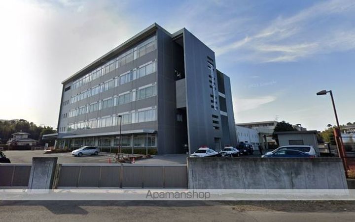 レオパレスリベエールの周辺