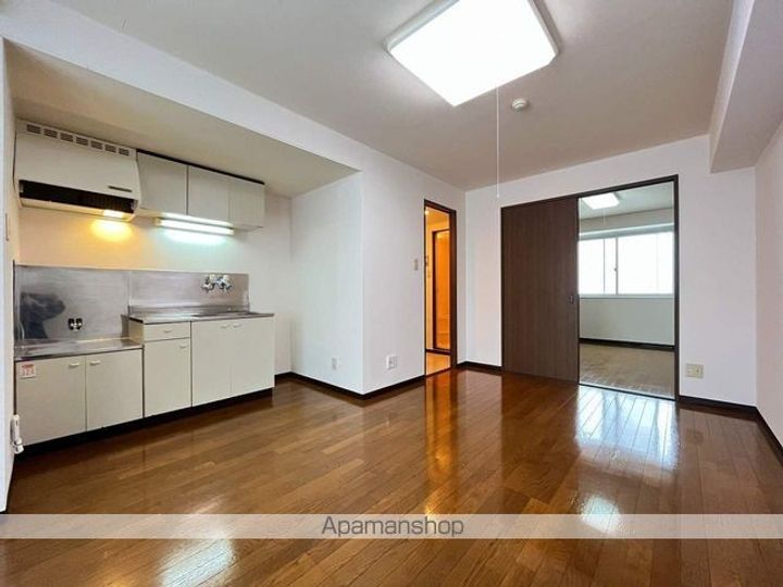 北海道函館市昭和4丁目の賃貸マンション412の居間