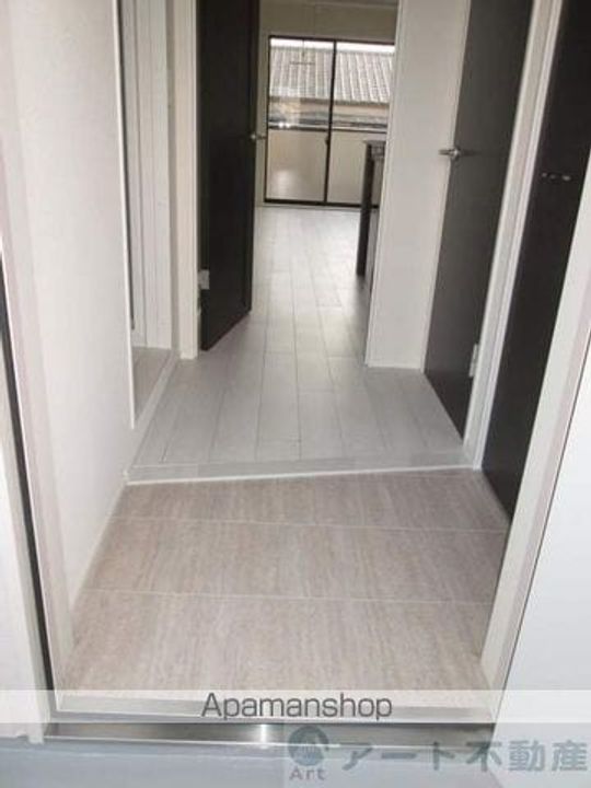 愛媛県松山市小坂4丁目の賃貸アパートの玄関