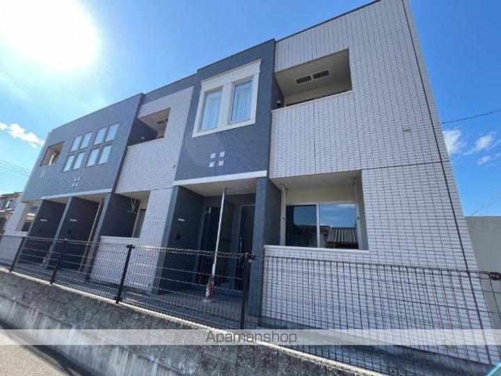 香川県坂出市久米町2丁目の賃貸アパート101の外観