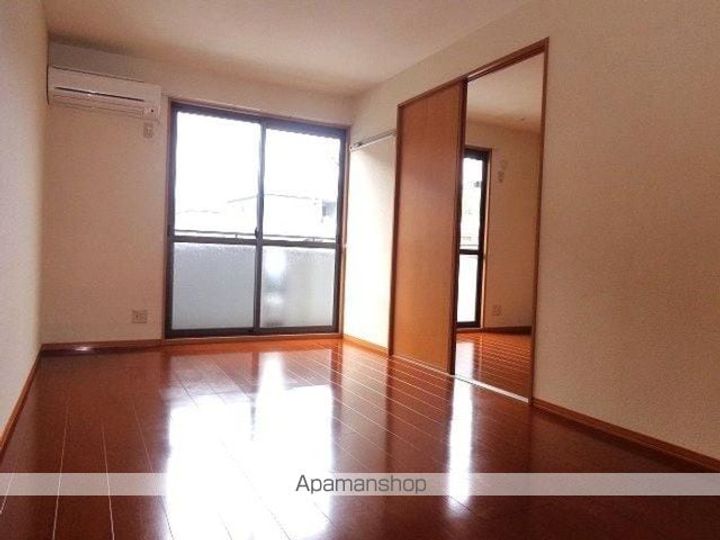 愛媛県松山市久万ノ台の賃貸アパートの居間