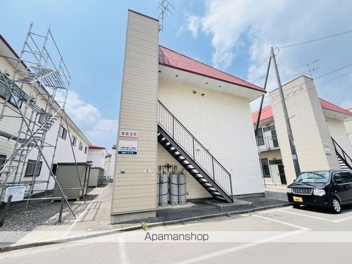 コーポサンシ3号棟5号室の外観