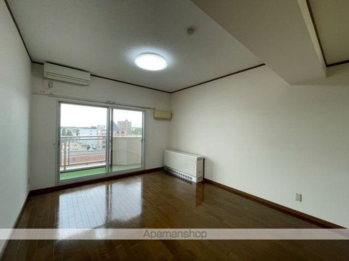 NCウイング5606の居間