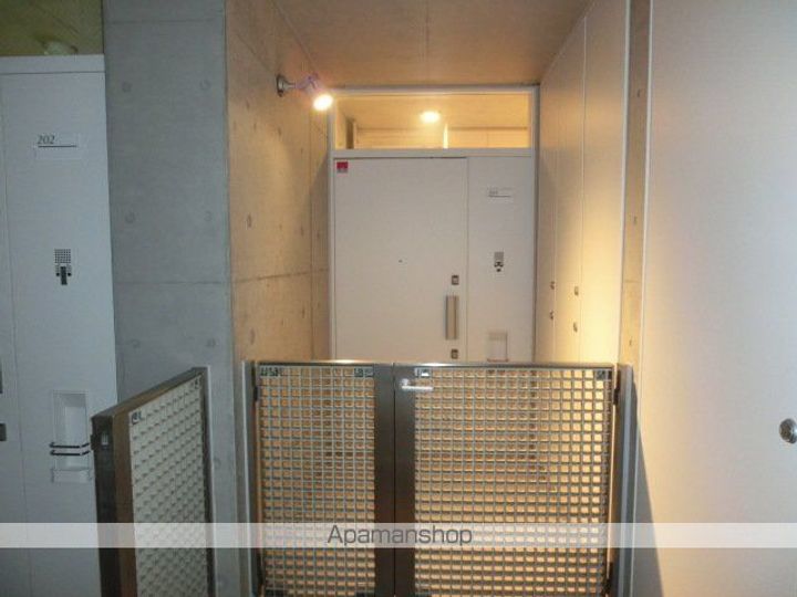 VISCONTI覚王山の玄関