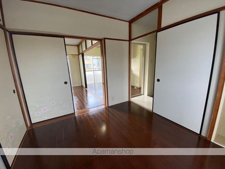 ヴィラナリー長尾 1号棟103の内装