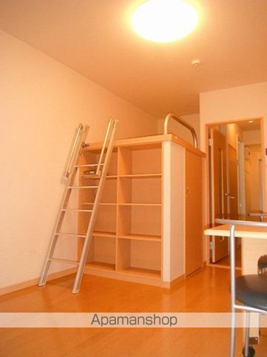 レオパレスALBA102の居間