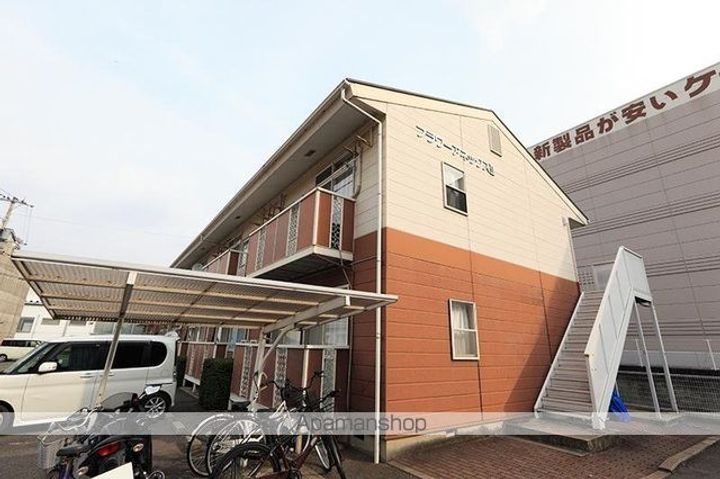 香川県高松市郷東町の賃貸アパートの外観