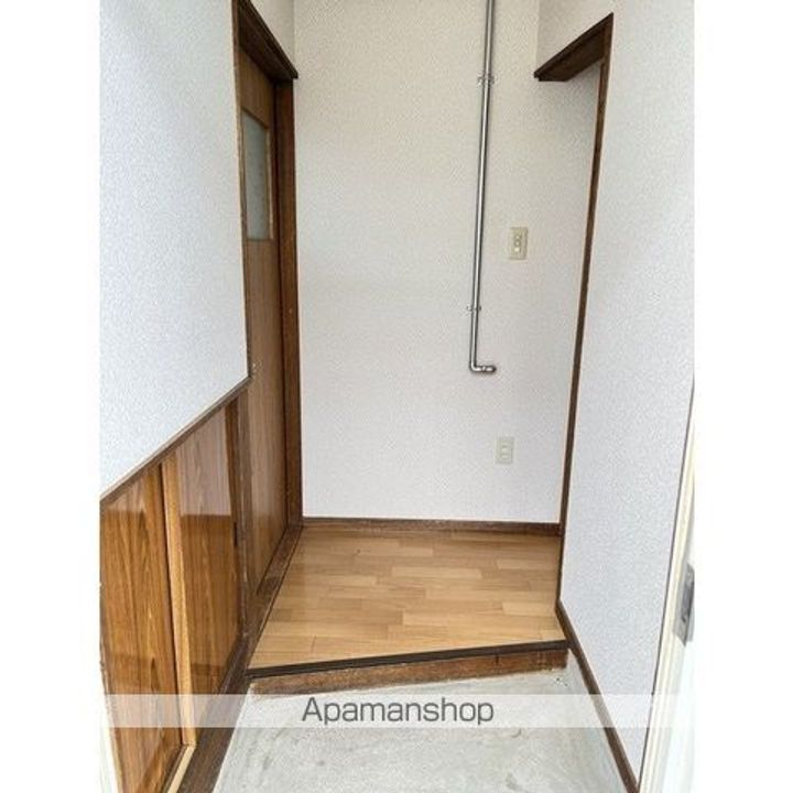 コーポときわ201の玄関