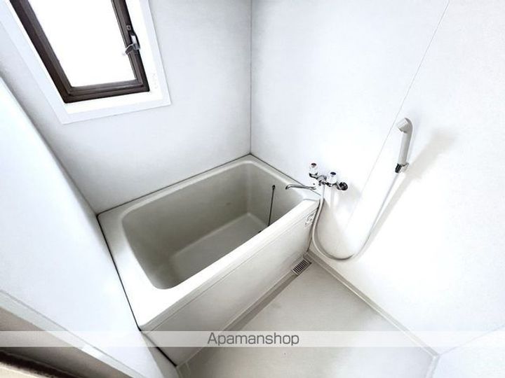 神奈川県横浜市戸塚区吉田町の賃貸アパートの風呂