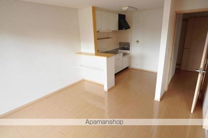 愛知県一宮市平島2丁目の賃貸アパートの居間