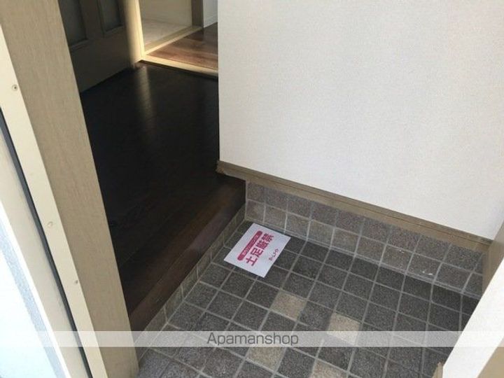 リヴィエール105の玄関