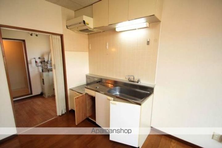 ブロックオブフラッツ103のキッチン