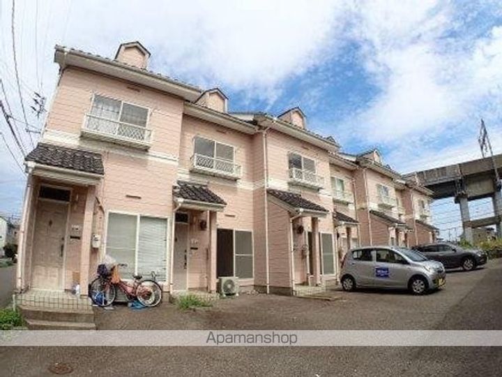 新潟県新潟市中央区本馬越2丁目の賃貸アパートの外観