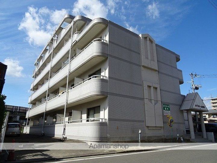 メゾンドール館町の外観