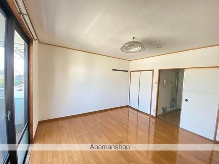 メゾン Uの内装