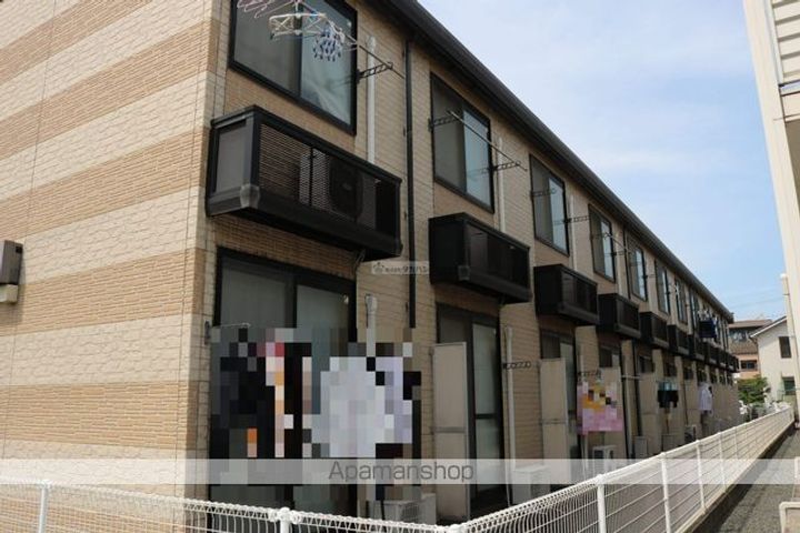 レオパレスシャルマンの外観