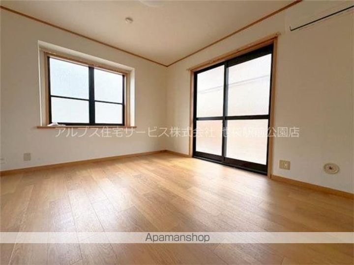 ハイツ秋風の居間