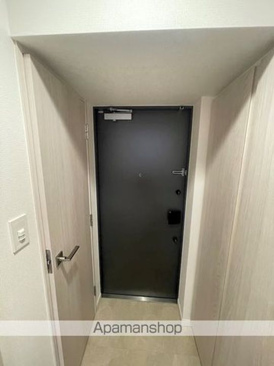 エスティメゾン門前仲町の玄関