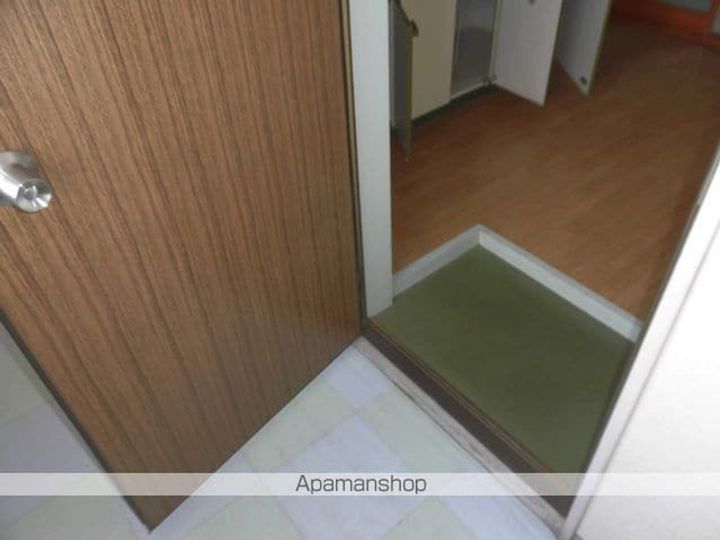 メイプル山路の玄関