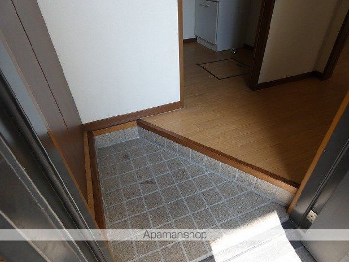 フォーレス立花の玄関