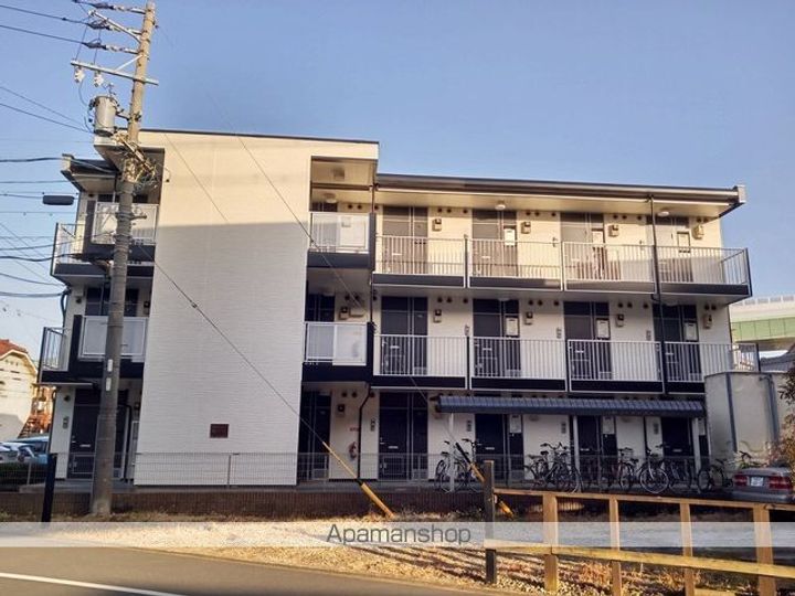レオパレスメトロ六番町303の外観