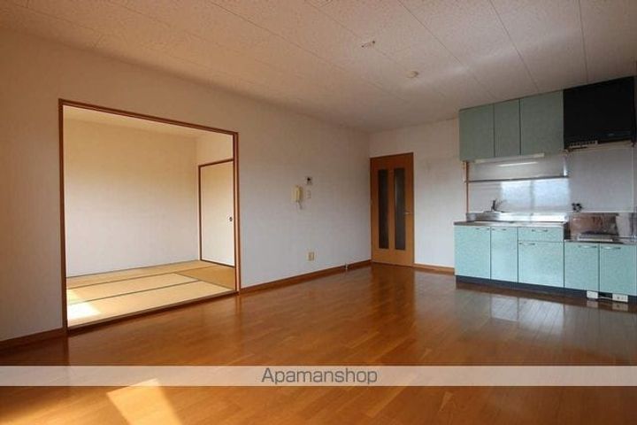 ウエストビレッジ21の居間