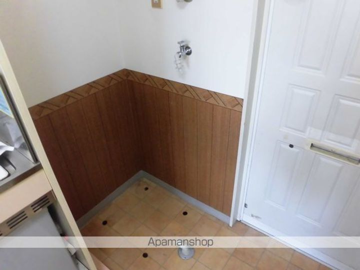 山形県山形市緑町4丁目の賃貸アパート208の玄関