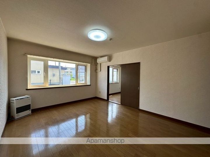 スターハイツ スバル101の居間