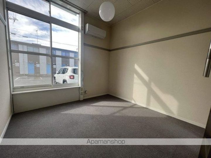 ソレーユ105の居間